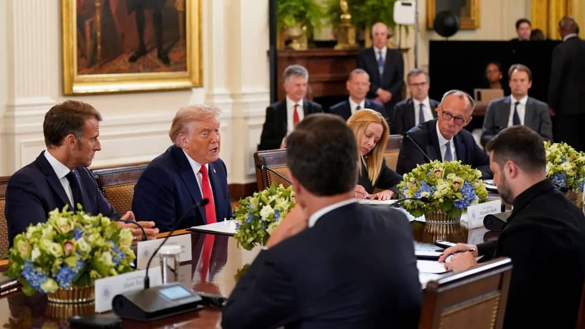 Một cuộc họp tại Nhà Trắng – và cả thế giới chờ xem liệu lịch sử có sang trang?