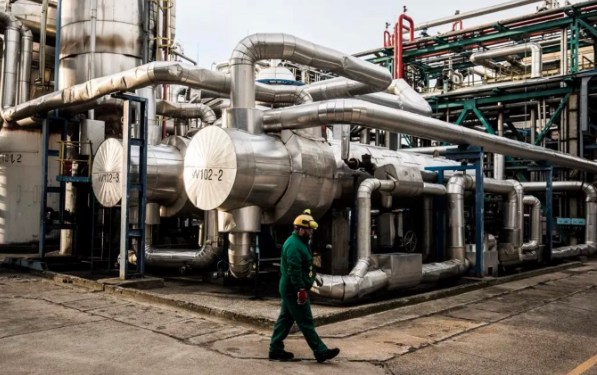 Trung Quốc cải tổ ngành hóa dầu, giá mặt hàng nào sẽ được hưởng lợi?