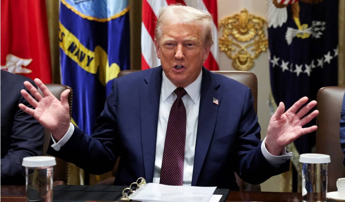 CƠN ĐỊA CHẤN Ở FED TRUMP TUYÊN BỐ SẮP ĐỦ PHIẾU CẮT LÃI. Donald Trump tuyên bố ông sẽ sớm nắm đa số ghế  ...