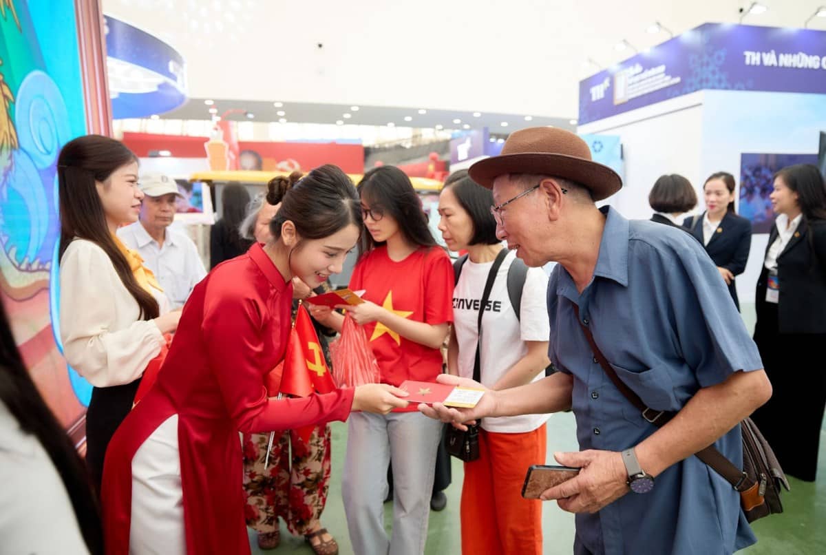 “Đi từ bất ngờ này đến bất ngờ khác” với gian hàng đặc biệt của Sun Group tại Triển lãm