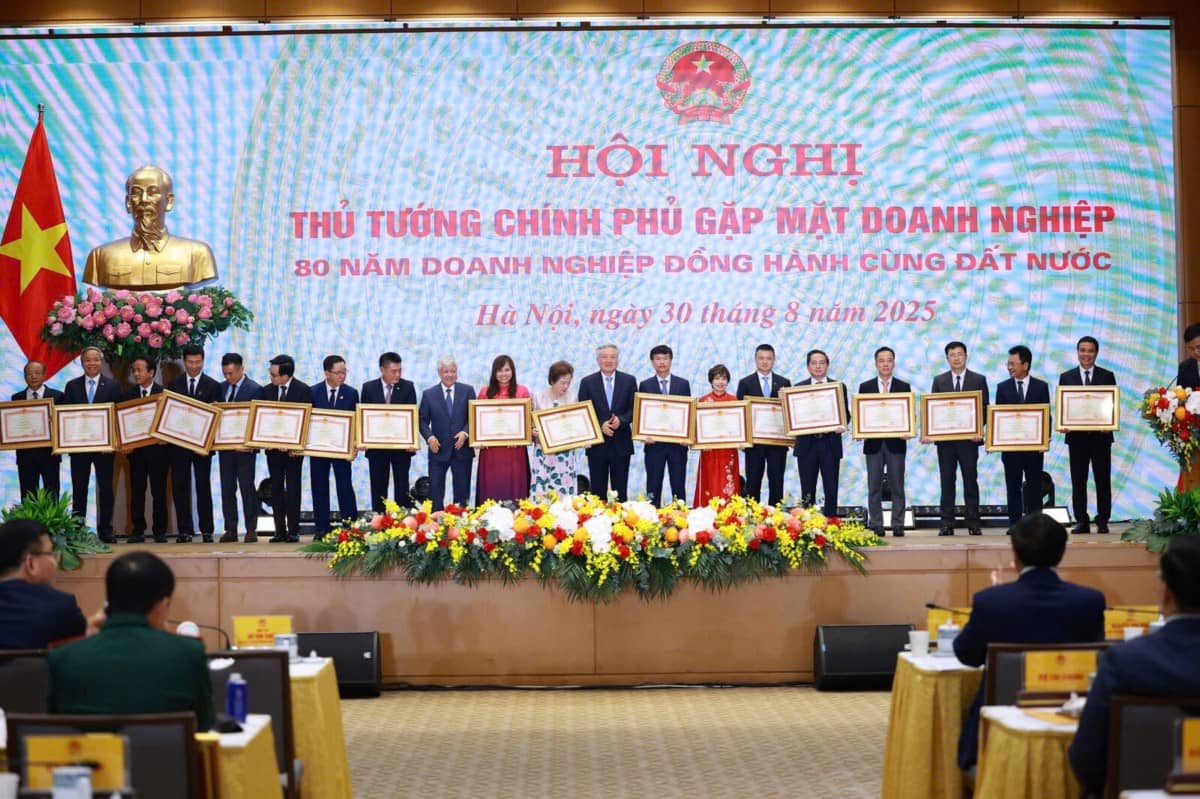 Sun Group nhận Bằng khen của Thủ tướng Chính phủ vì sự nghiệp xây dựng và phát triển đất nước
