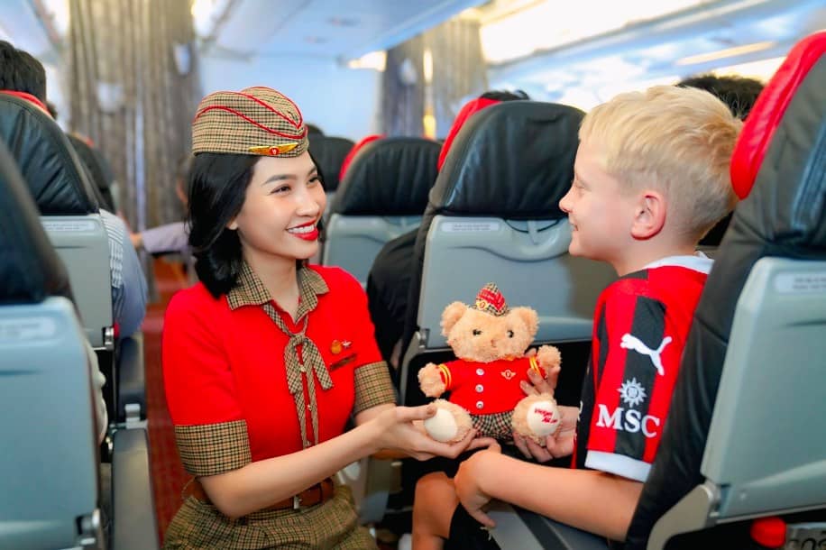Vietjet bứt phá mạnh mẽ trong sáu tháng đầu năm 2025: Doanh thu, lợi nhuận tăng trưởng vượt bậc –...