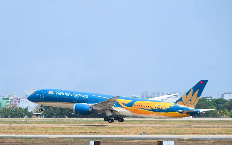 Vietnam Airlines công bố báo cáo tài chính soát xét 6 tháng đầu năm 2025: bay cao nhờ lực đẩy