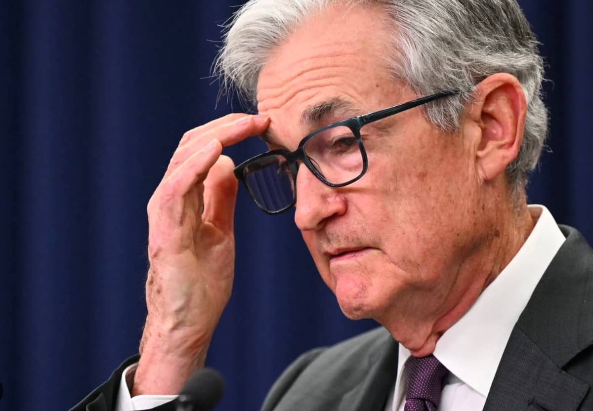 Fed sắp hạ lãi suất nhưng đang “lung lay” vì sức ép chính trị và nội bộ?