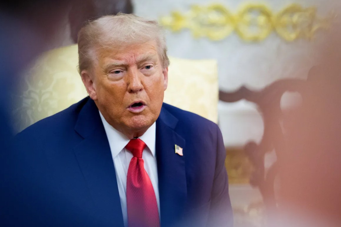 Tòa án tối cao Mỹ đối mặt quyết định lịch sử về thuế quan toàn cầu của Trump