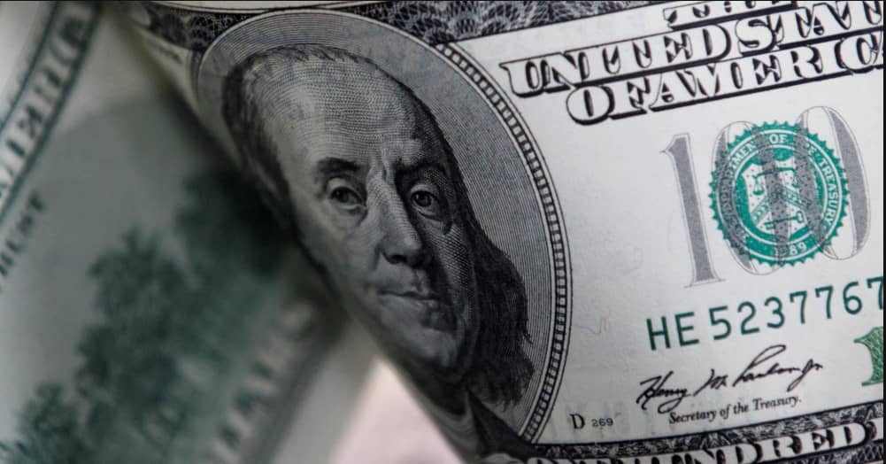 USD trượt giá trước dữ liệu lao động yếu, Fed đối mặt áp lực cắt giảm lãi suất