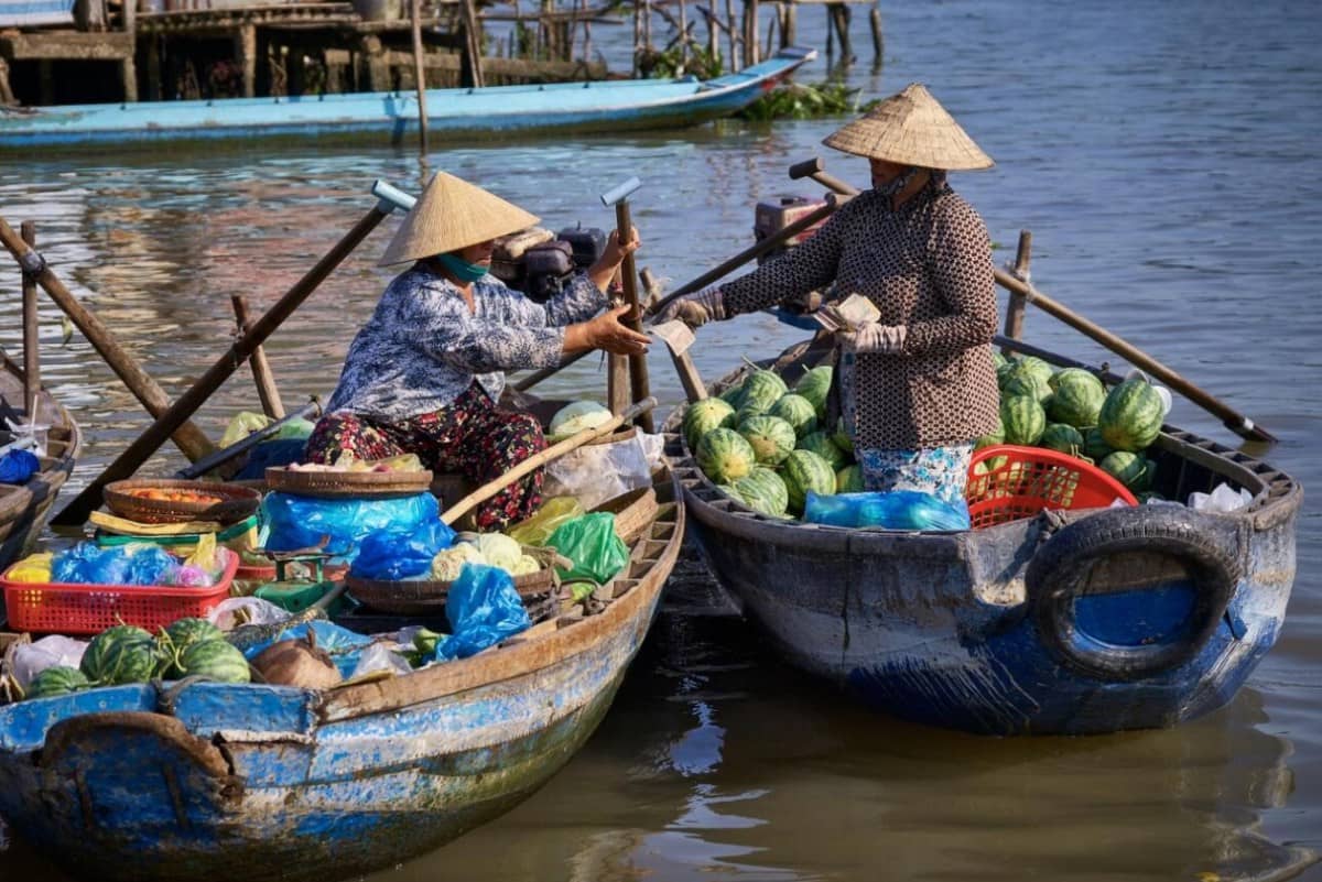 Việt Nam: Từ Lằn Ranh Thương Mại Mỹ-Trung Đến Ngôi Vị Trung Tâm Sản Xuất Toàn Cầu