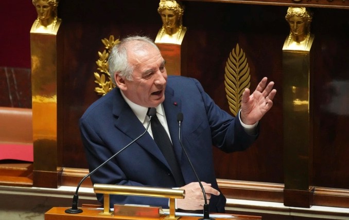 Thủ tướng Pháp Bayrou bị phế truất giữa cuộc khủng hoảng tài chính