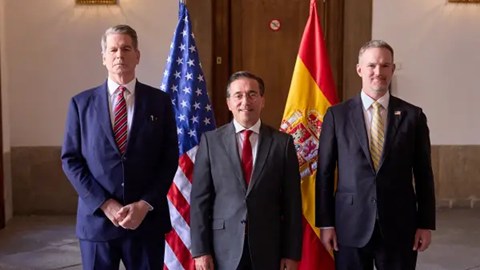 TikTok – hạn chót lại sắp hết, Mỹ–Trung nói gì sau ngày đầu đàm phán Madrid?. Bối cảnh và các bên tham  ...