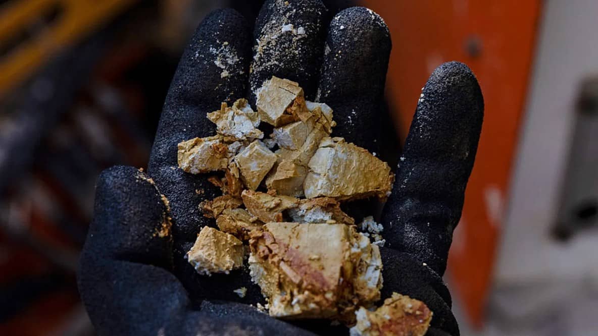 Trung Quốc siết chặt đất hiếm: Hàng loạt nhà máy ô tô châu Âu đứng trước nguy cơ ngừng sản xuất