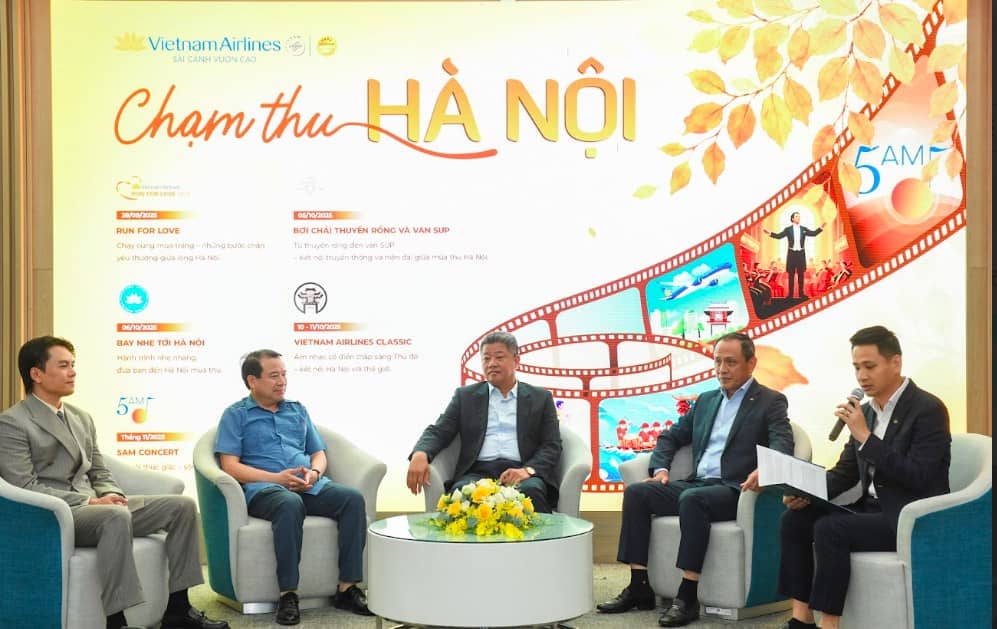 “Chạm thu Hà Nội” - Hành trình cảm xúc cùng Vietnam Airlines