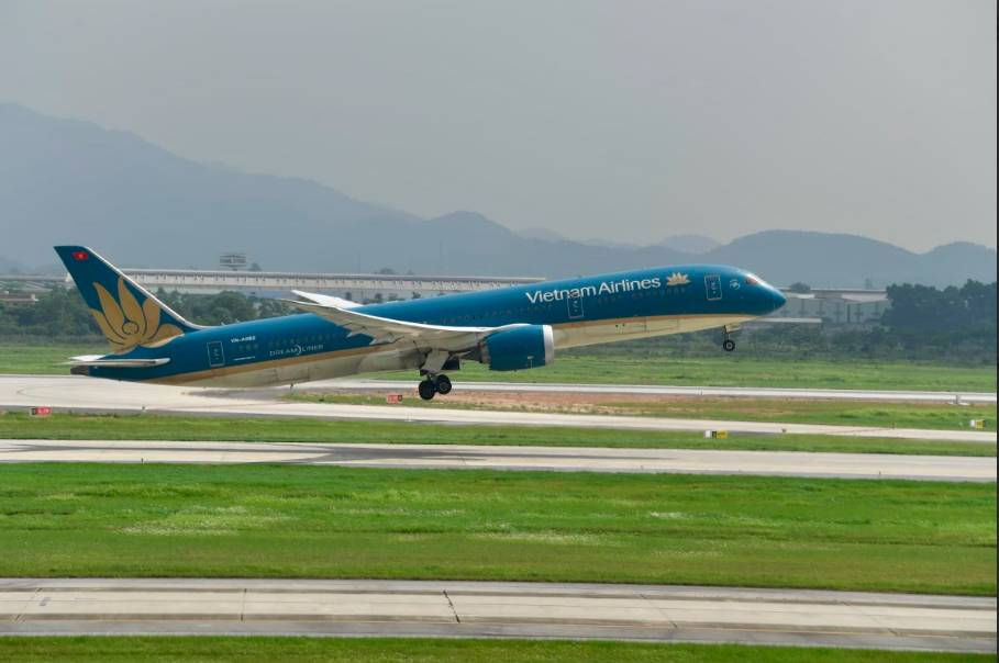 Nhiều chuyến bay bị ảnh hưởng do cơn bão Bualoi (Lần 1)