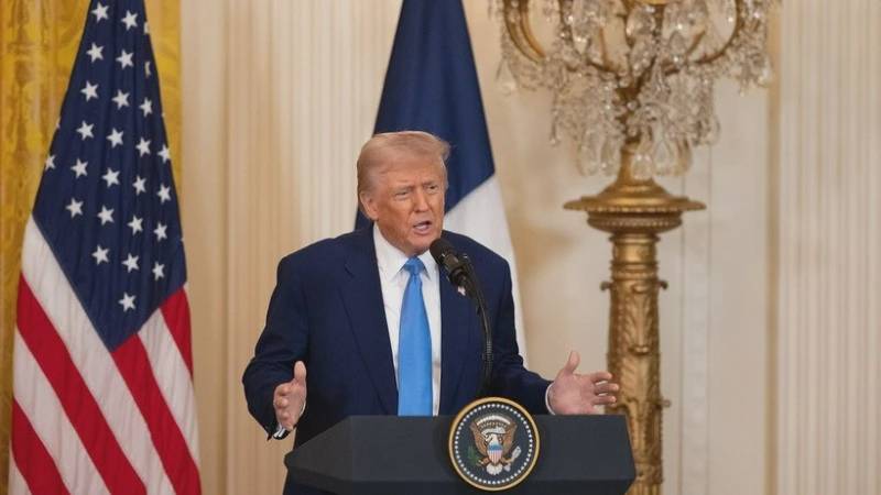 Tổng thống Mỹ Donald Trump tập trung cắt giảm các dự án ưu tiên của đảng Dân chủ