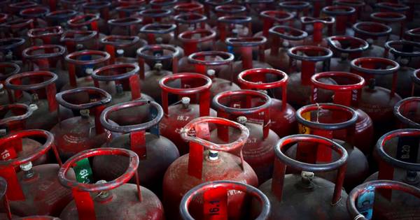 'Đòn cân não' của nền kinh tế gần 4.000 tỷ USD: 'Bắt tay' Mỹ giữa lúc tuyên bố không ngừng mua dầu Nga