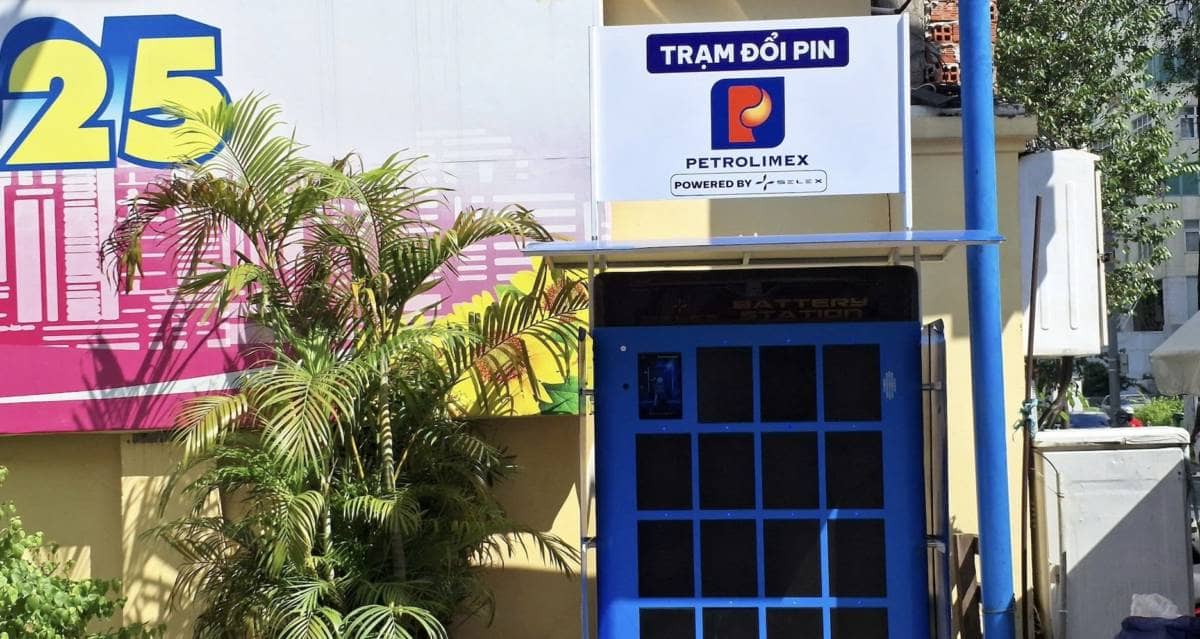 Đổi pin xe điện chỉ mất 2 phút, cuộc đua 'mở tủ' nóng lên từng ngày