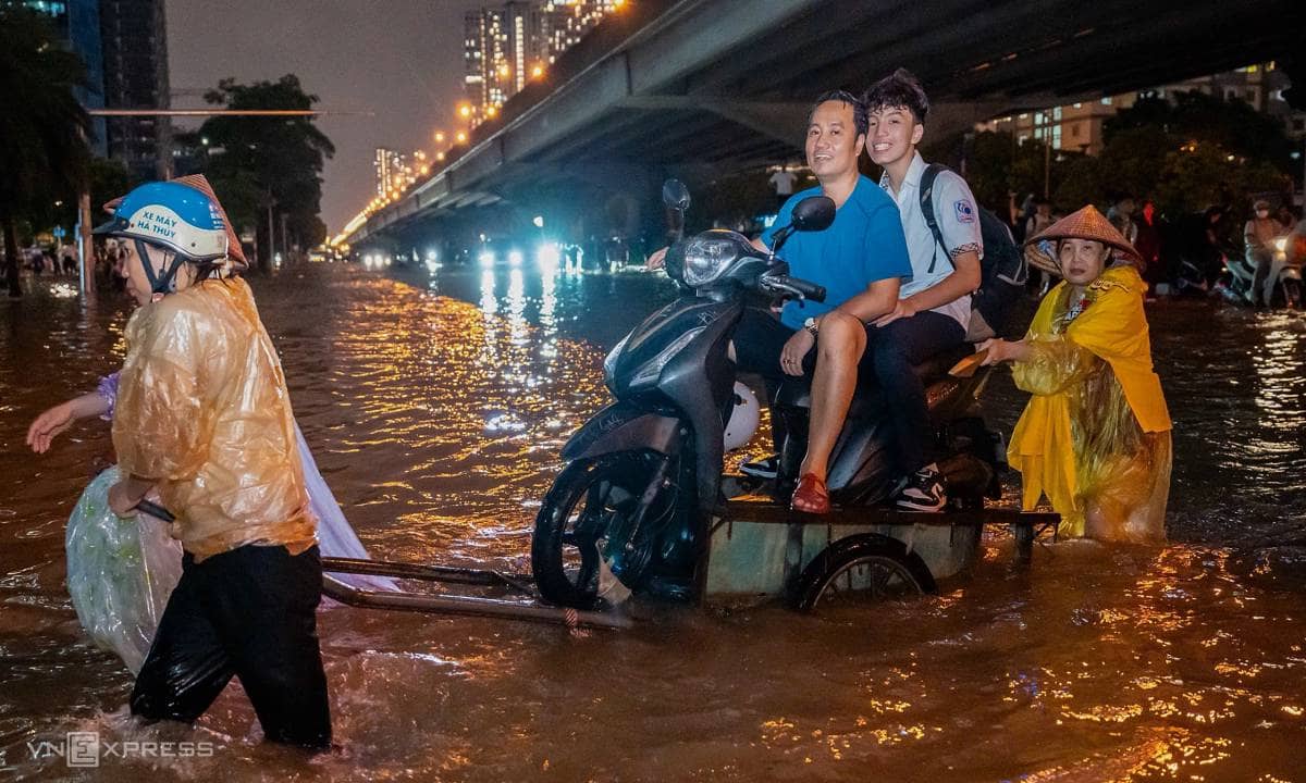 Hà Nội cho 2,3 triệu học sinh nghỉ học ngày 6/10