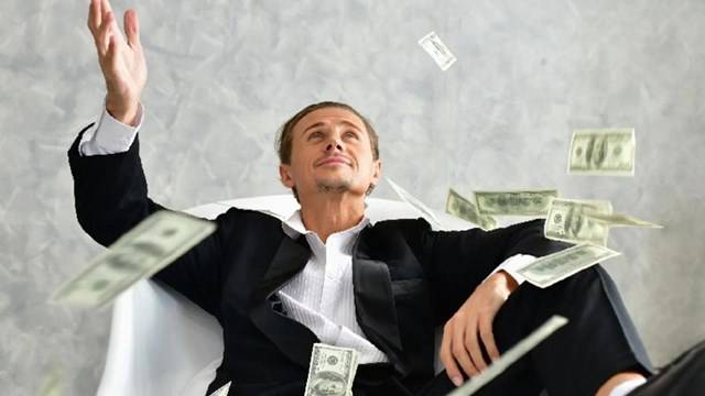 'Kinh tế phông bạt': Hình ảnh hào nhoáng và cái giá phải trả