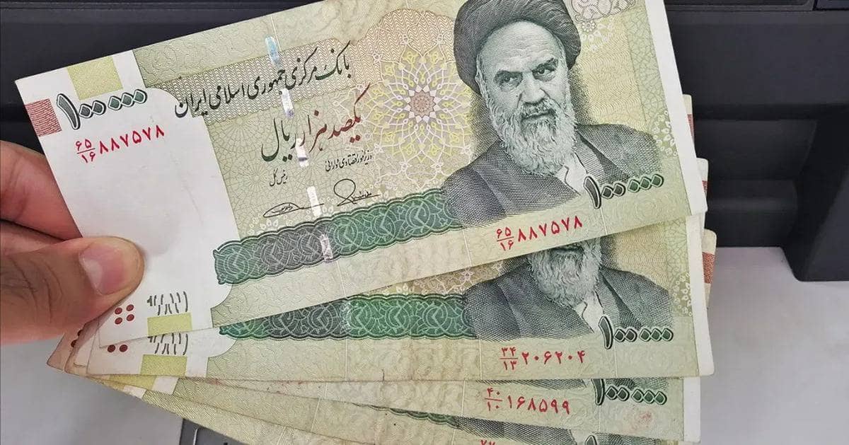 Iran cắt 4 số 0 khỏi đồng nội tệ: 10.000 đồng cũ đổi 1 đồng mới