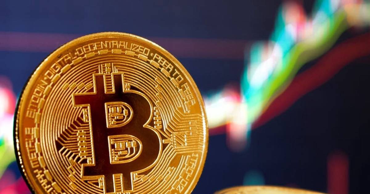 Bitcoin lập đỉnh 125.000 USD, dự báo sẽ tăng tiếp
