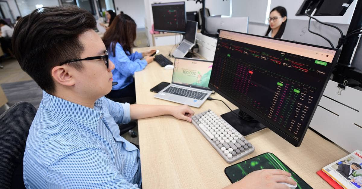 'Đại tiệc' chứng khoán: VN-Index tăng 285 điểm trong ba tháng, cổ phiếu ngân hàng thắng đậm