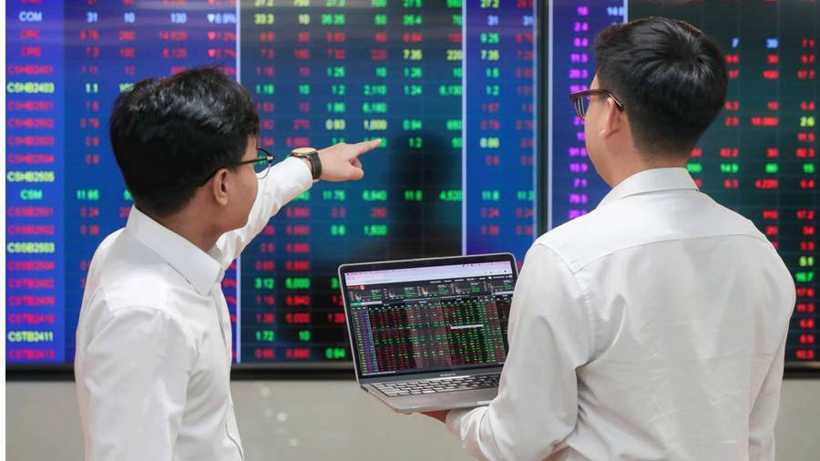 Áp lực vốn hóa lớn, VN-Index kiểm định lại đỉnh cũ