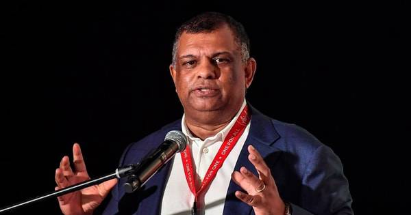 Báo ngoại: AirAsia đang đàm phán mua cổ phần Vietravel Airlines của bầu Hiển?