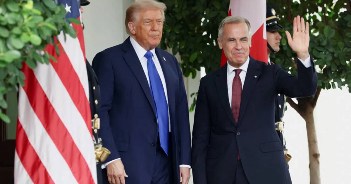 Ông Trump tuyên bố áp thêm 10% thuế lên đồng minh thân cận, căng thẳng thương mại leo thang