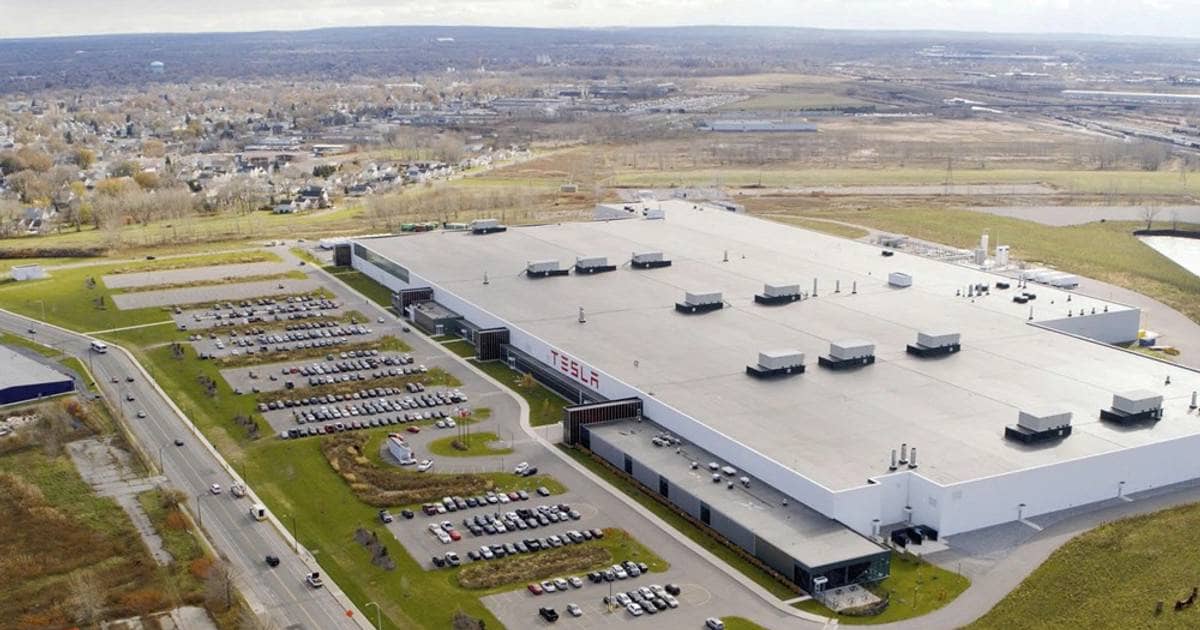 Chạy theo cơn sốt AI, hơn 1.300 tập đoàn công nghệ ‘còng lưng’ gánh nợ