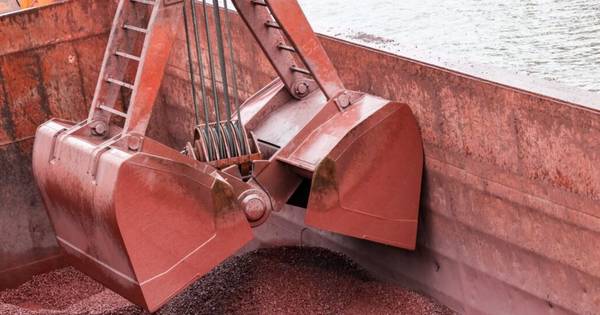 Không phải đất hiếm, Trung Quốc đang dùng 'quân bài' khác để xoay chuyển toàn bộ thị trường hàng hoá: Mua gần 100 triệu tấn hàng từ quốc gia G20 bằng Nhân dân tệ, quyết phi đô la hoá