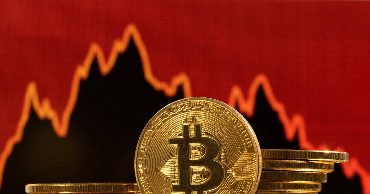 Bitcoin rơi tự do: Thị trường tiền số đảo chiều mạnh, chuyện gì đang diễn ra?