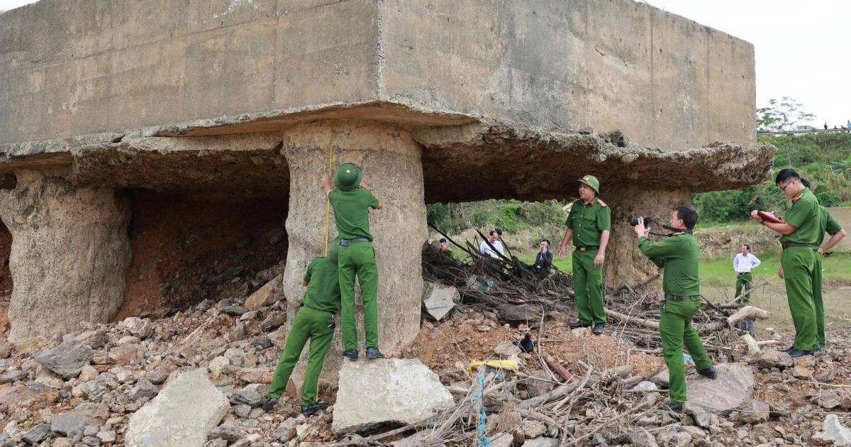 Cầu Sông Lô ở Phú Thọ xuống cấp nghiêm trọng: Bộ Xây dựng yêu cầu kiểm định gấp