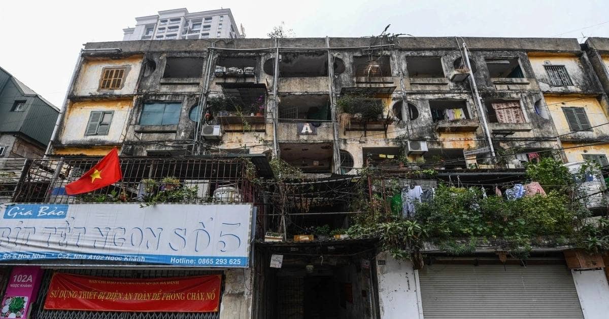 ‘Bom nổ chậm’ giữa lòng đô thị: Chung cư cũ nguy hiểm nhưng không thể phá