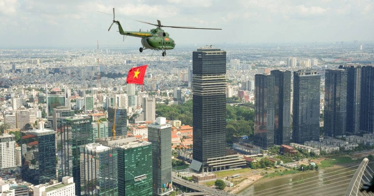 Thủ tướng yêu cầu hoàn tất cơ chế Trung tâm tài chính quốc tế trước 20/11