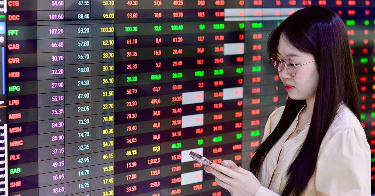 Dòng tiền trên thị trường chứng khoán "hạ áp", vì sao?