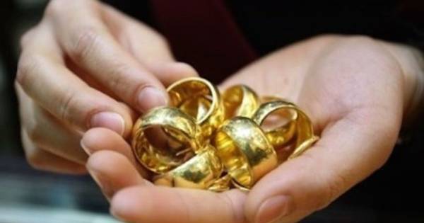 Mua vàng thầm lặng, nhìn tài sản tăng gấp đôi, nhưng nỗi lo không hề giảm