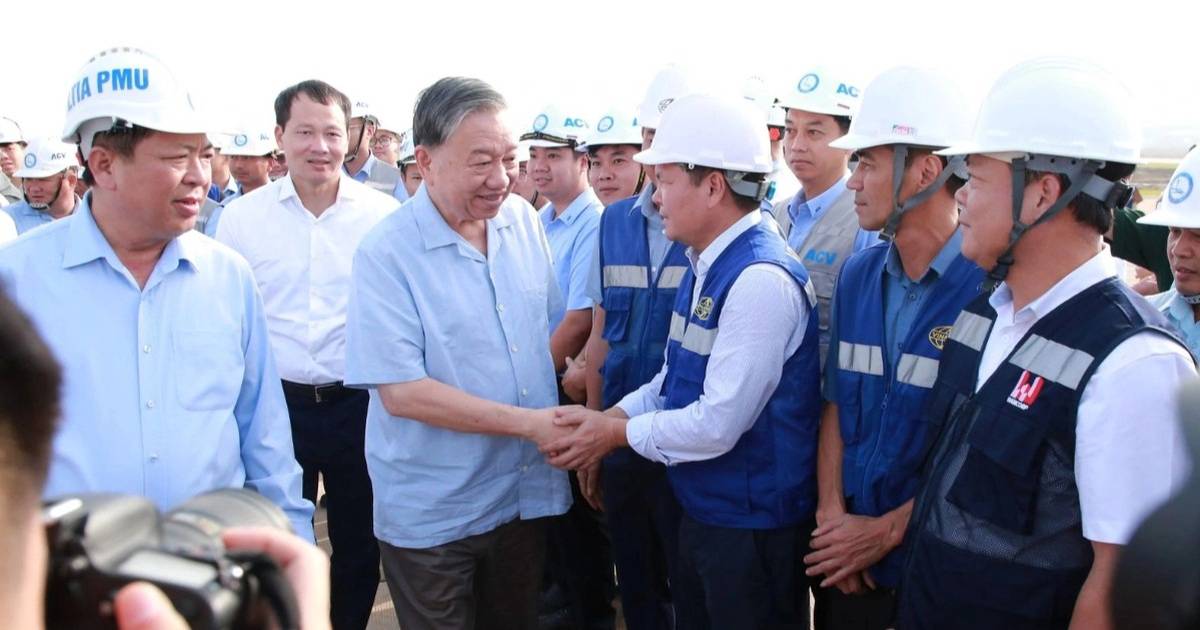 Tổng Bí thư Tô Lâm thị sát công trường sân bay Long Thành, động viên cán bộ công nhân