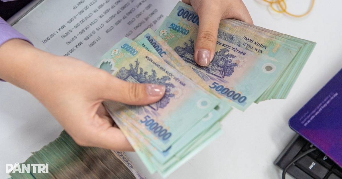 12 ngân hàng đồng loạt tăng lãi suất huy động sau nửa tháng