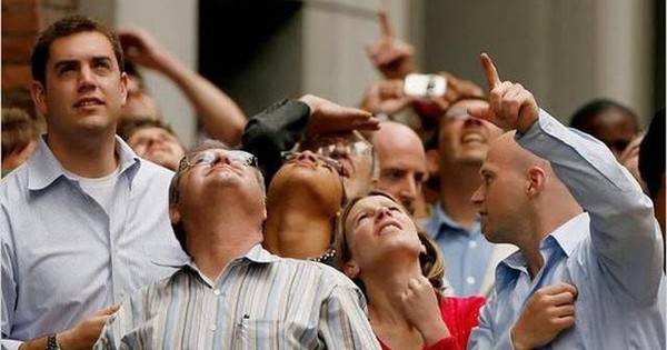 Nhìn kỹ VN-Index tuần qua: Đáy ngắn hạn đã hình thành hay chỉ là nhịp "bull trap"?