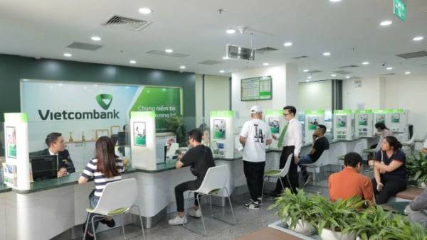 Lợi nhuận Vietcombank tăng nhưng nợ xấu nhích lên