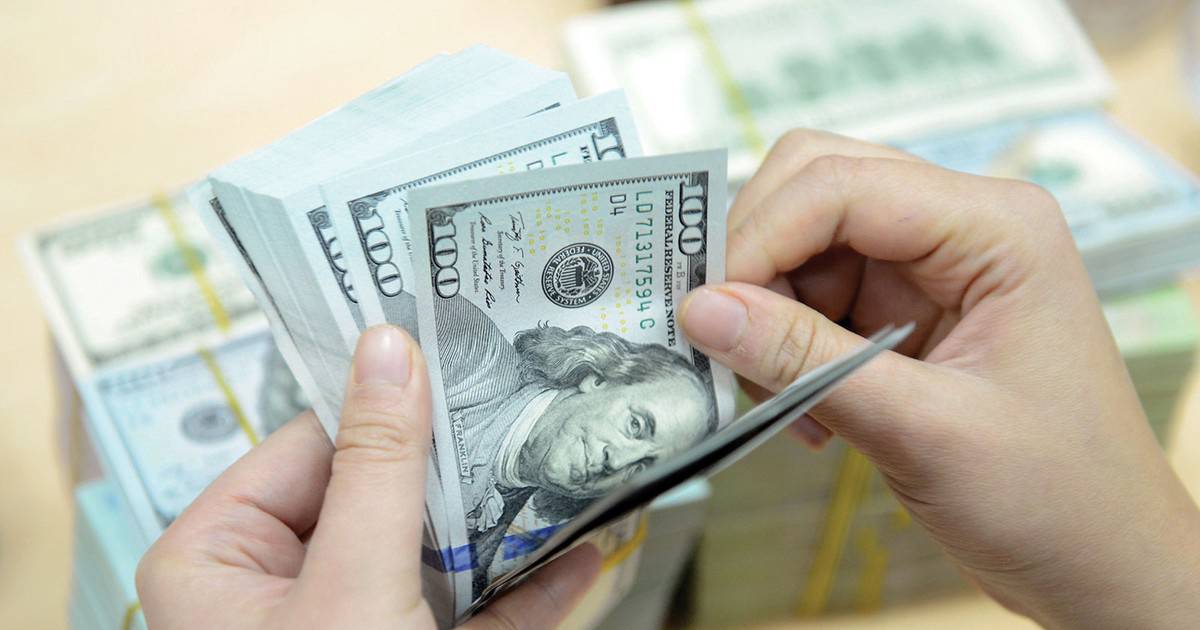 Lãi suất “ngược chiều” với diễn biến tỷ giá cuối năm