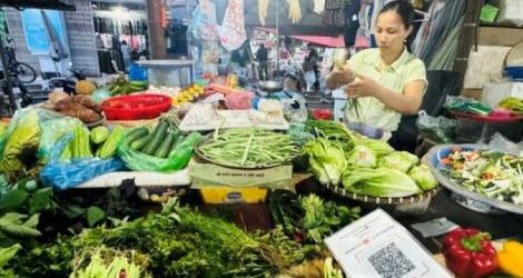 CPI tháng 11 tăng 0,45% do giá nhiên liệu tăng và gián đoạn nguồn cung thực phẩm cục bộ vì mưa lũ