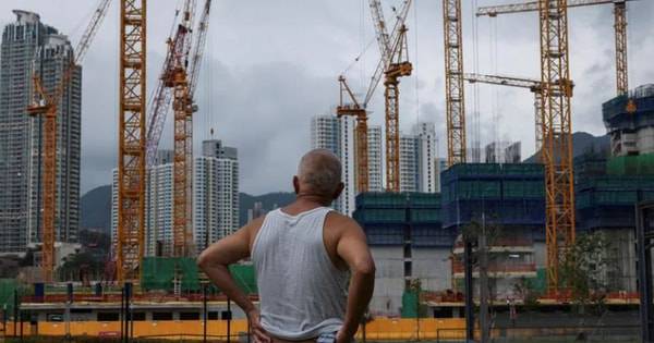 China Vanke - Tâm bão khủng hoảng BĐS Trung Quốc: Dòng tiền sắp âm, lỗ 4 tỷ USD trong chưa đầy 12 tháng, cổ đông lớn nhất cũng bó tay