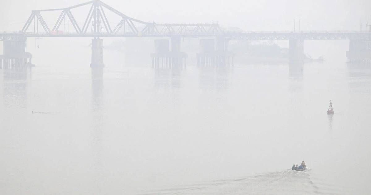 Hà Nội ô nhiễm nặng: Chỉ số AQI chạm ngưỡng đỏ, người dân cần thận trọng