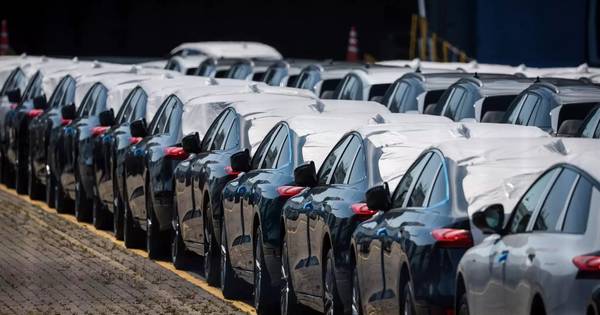 Bong bóng xe điện Trung Quốc xì hơi, đến ‘ông vua’ BYD cũng bất ngờ lao dốc gần 27% doanh số