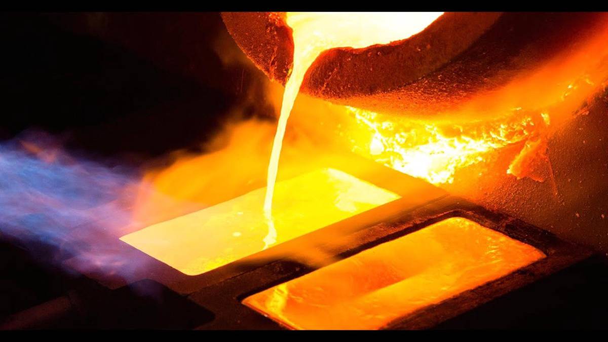 Giá đồng lập đỉnh 16 tháng: Cơn bão nguồn cung từ Chile và Indonesia thổi bùng sóng tăng kim loại đỏ