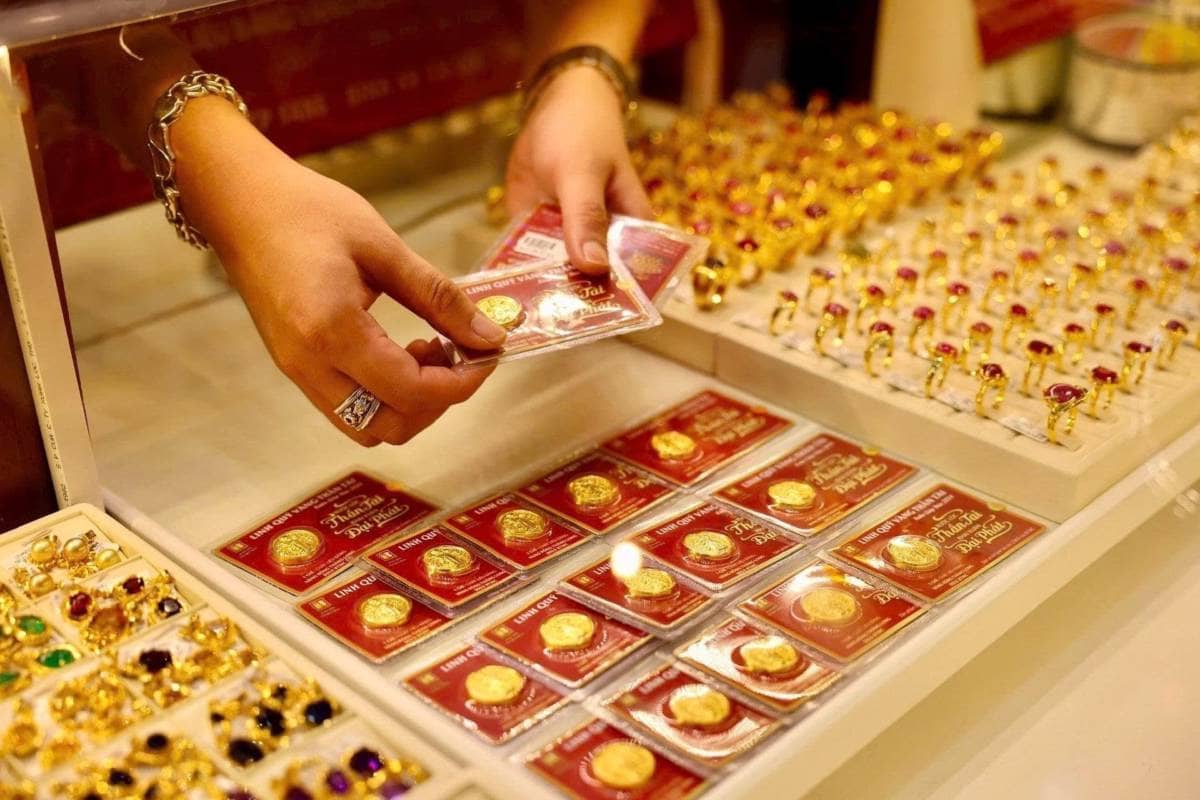 Dự báo giá vàng năm 2026 lên 4.900 USD/ounce ?