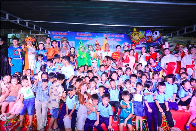 Vinamilk thắp sáng mùa trăng, gửi trọn yêu thương đến trẻ em Việt