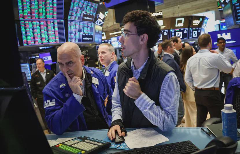 S&P 500 và Nasdaq Composite lập kỷ lục mới nhờ nhóm cổ phiếu công nghệ phục hồi