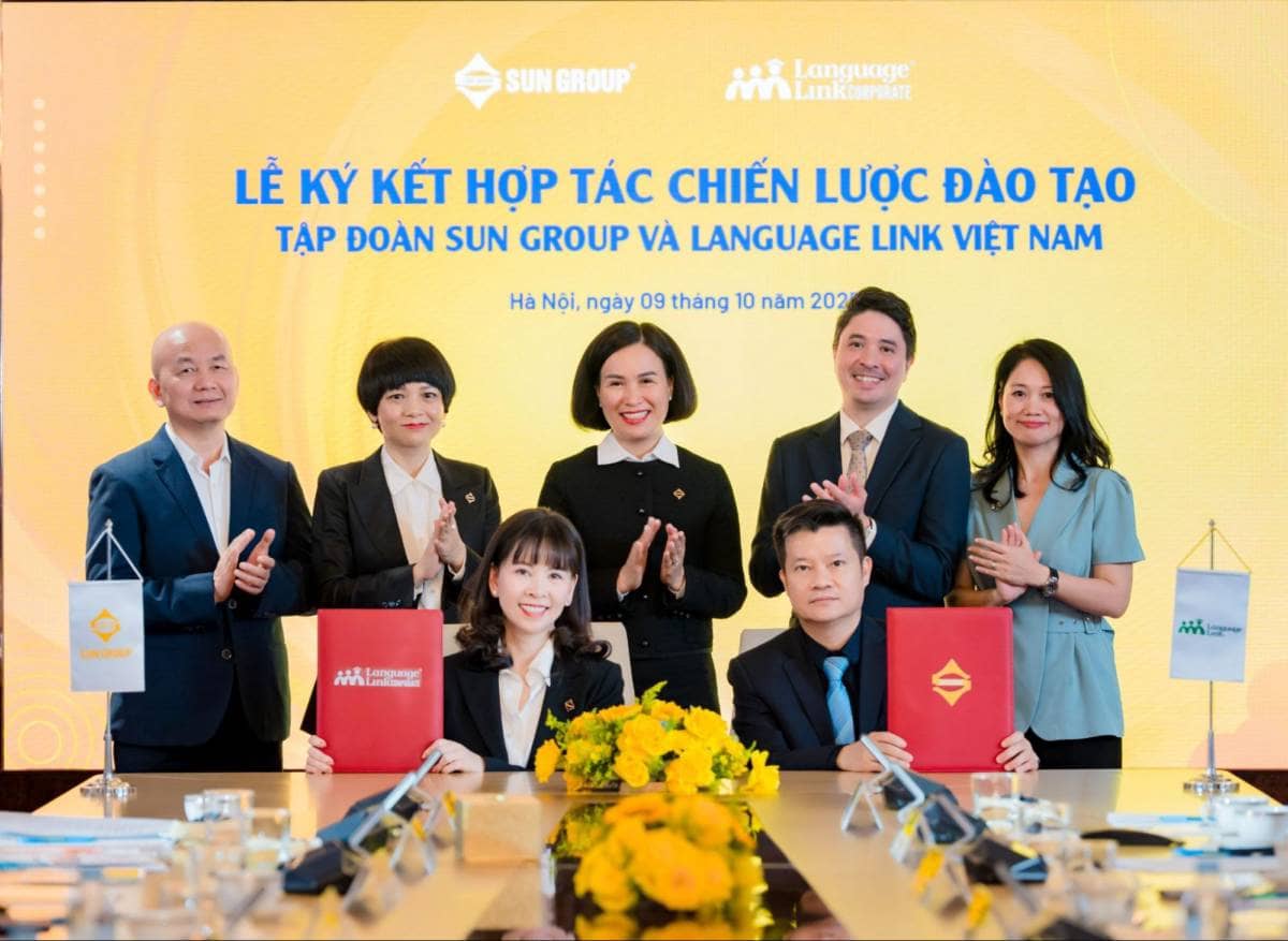 Sun Group hợp tác chiến lược đào tạo với Đại học Anh Quốc Việt Nam và Language Link Việt Nam