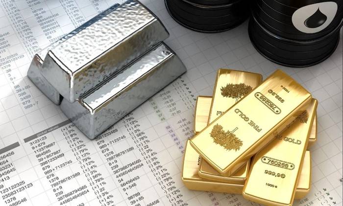 Hai đỉnh lịch sử, một câu hỏi: giá “ảo” hay phản ánh nỗi sợ?
